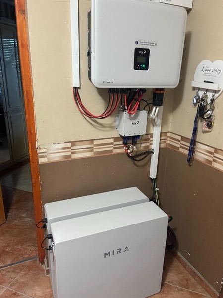 FOX hibrid inverter MIRA akkumulátorral